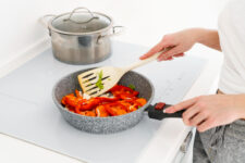 pros and cons of ceramic cookware